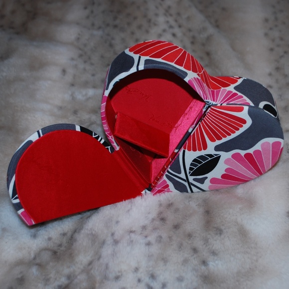 *** Vera Bradley Heart Shape Jewelry/Trinket Box - Picture 7 of 7